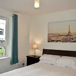 Modern 2 Bedroom City Centre Flat
